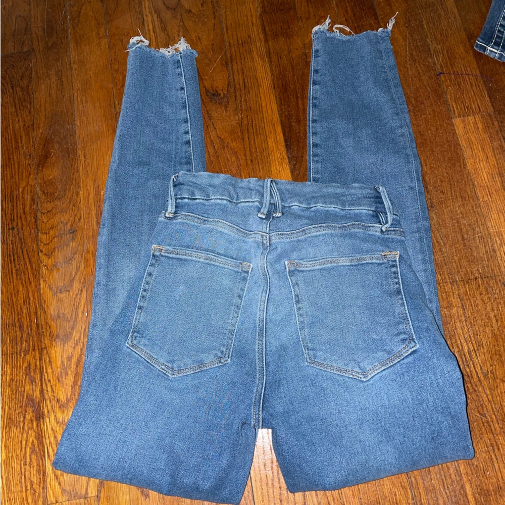Good American destroyed hem cropped jeans - Picture 2 of 4